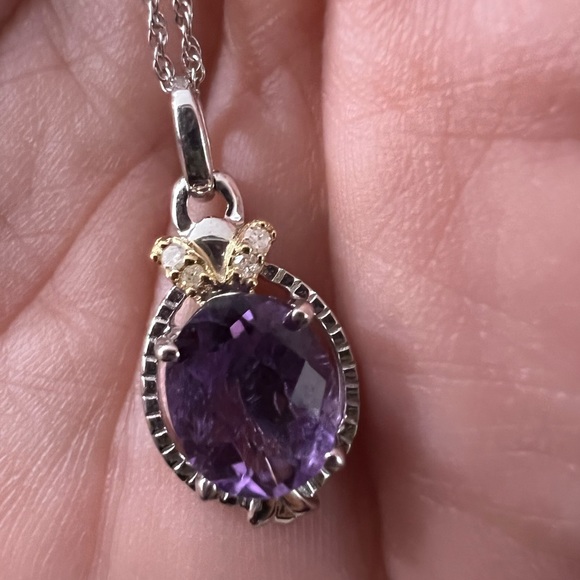 Silver necklace with purple crystal pendant with some gold accents/ used - Picture 7 of 8